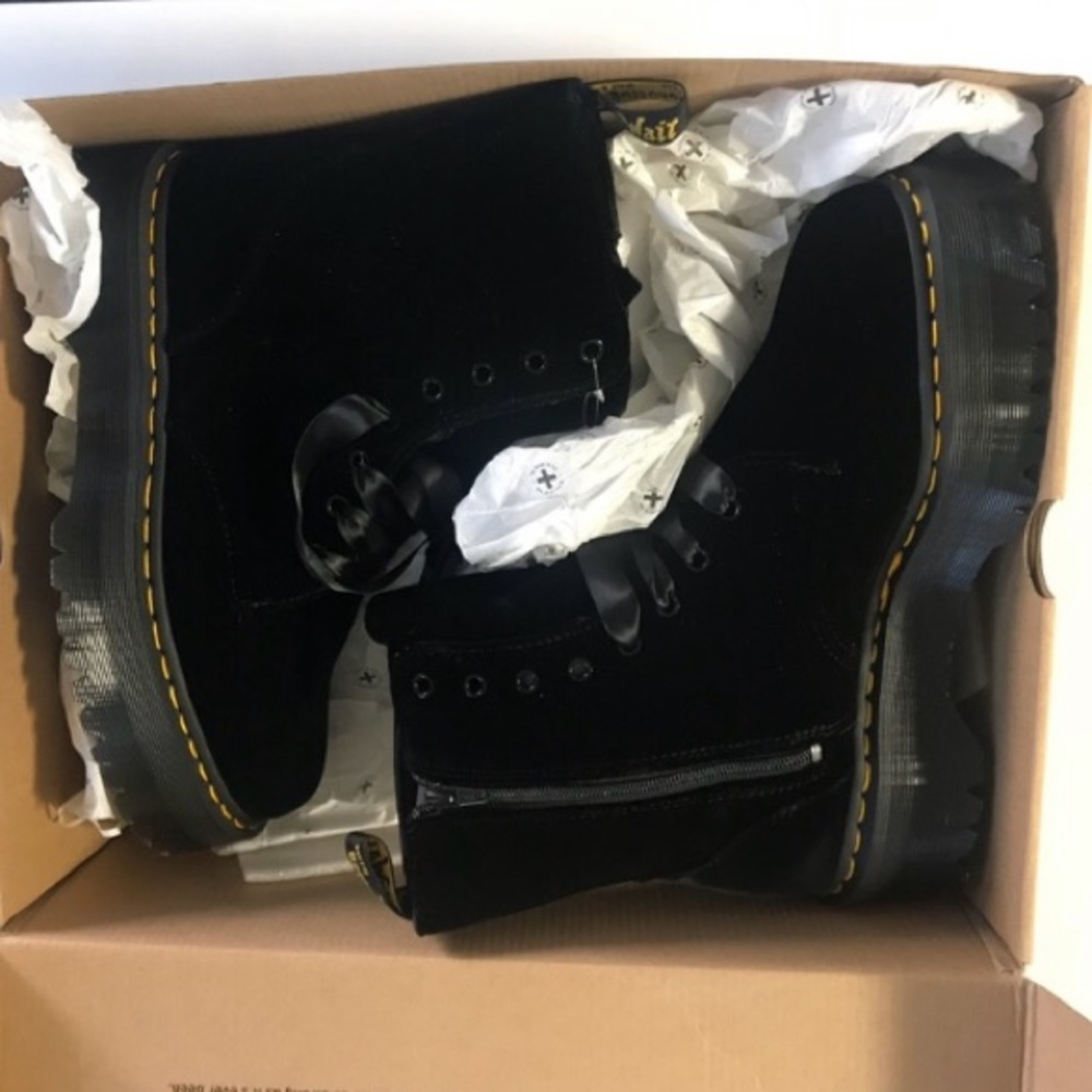 BRAND NEW Dr. Martens Velvet Platform Jadon Boots